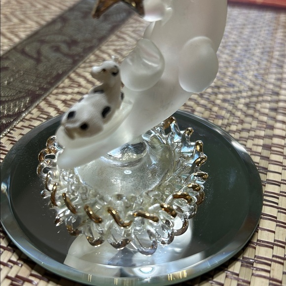Glass Baron Vintage Handcrafted Glass Cow Jumped Over The Moon Frosted Crescent - Picture 15 of 15